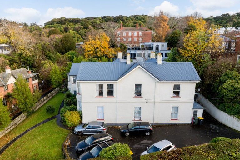 Photo of property in 6 Heriot Row, Dunedin Central, Dunedin, 9016