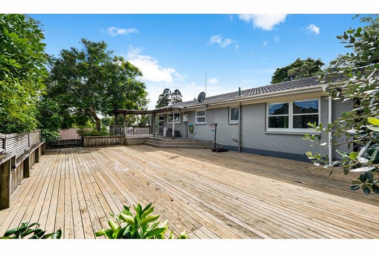 Photo of property in 12 Havelle Avenue, Titirangi, Auckland, 0604