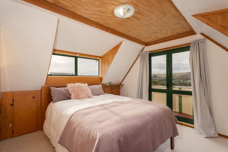 Photo of property in 15 Te Kiteroa Grove, Churton Park, Wellington, 6037