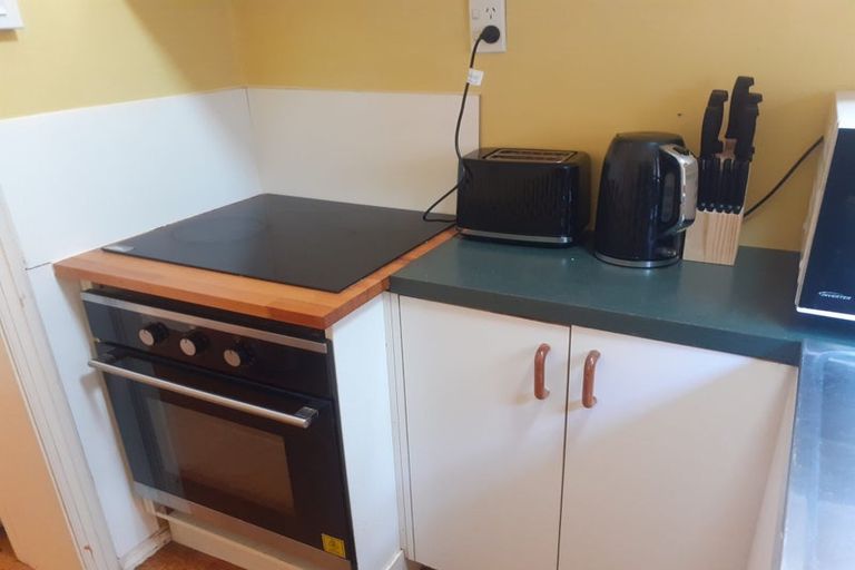 Photo of property in 36 Macdonald Crescent, Te Aro, Wellington, 6011