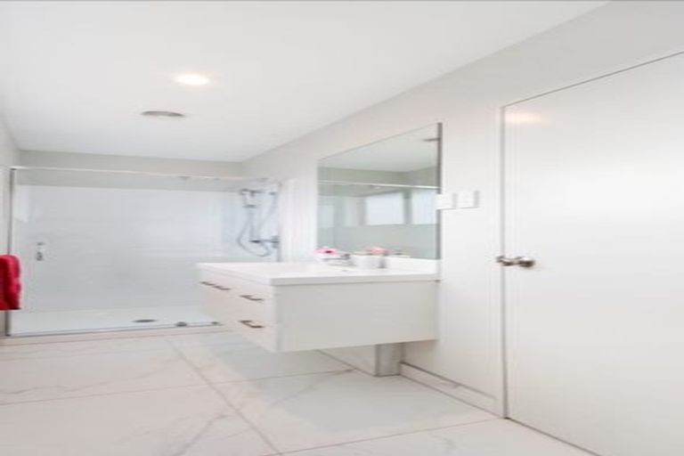 Photo of property in 6a Mckean Avenue, Manurewa, Auckland, 2102