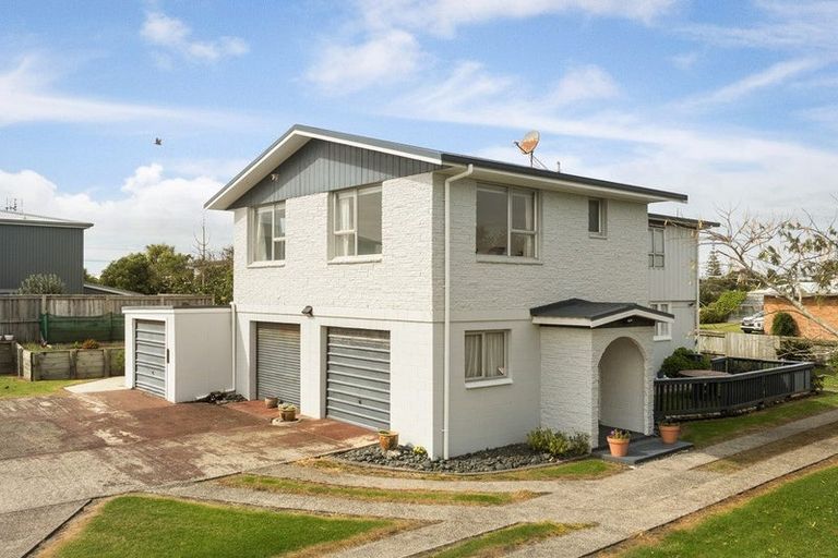 Photo of property in 15 Snell Crescent, Waihi Beach, 3611