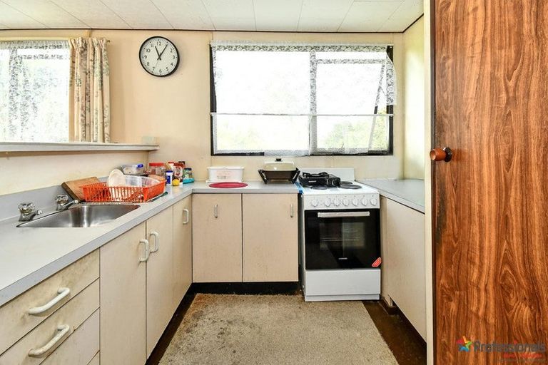 Photo of property in 12 Starforth Place, Henderson, Auckland, 0612