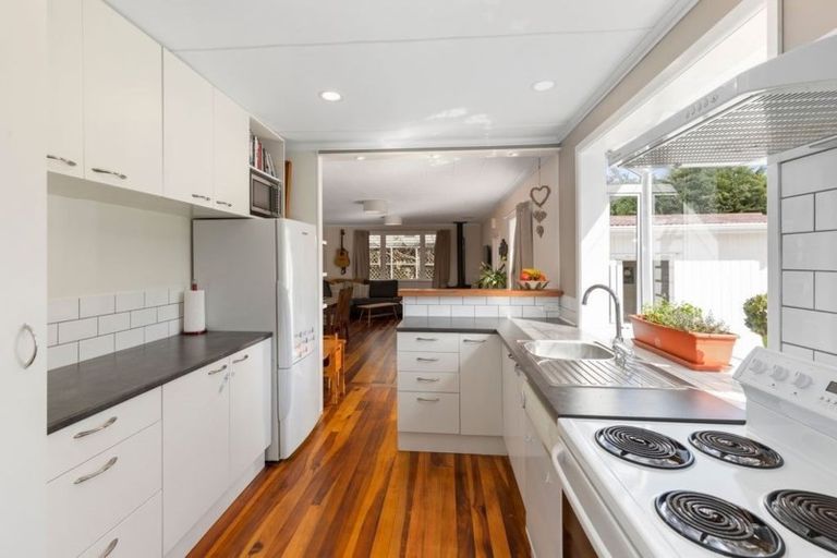 Photo of property in 49 Hine Road, Wainuiomata, Lower Hutt, 5014