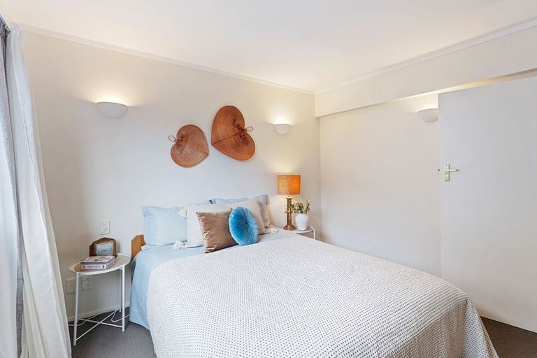 Photo of property in 31 Oratia Street, Waikanae Beach, Waikanae, 5036