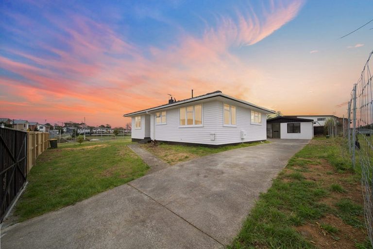 Photo of property in 15 Mayflower Close, Mangere East, Auckland, 2024