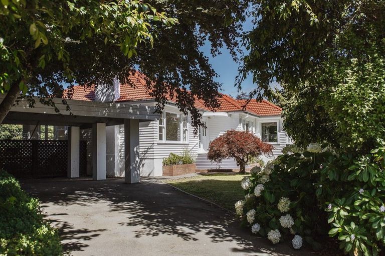 Photo of property in 2 Kohekohe Road, Waikanae, 5036