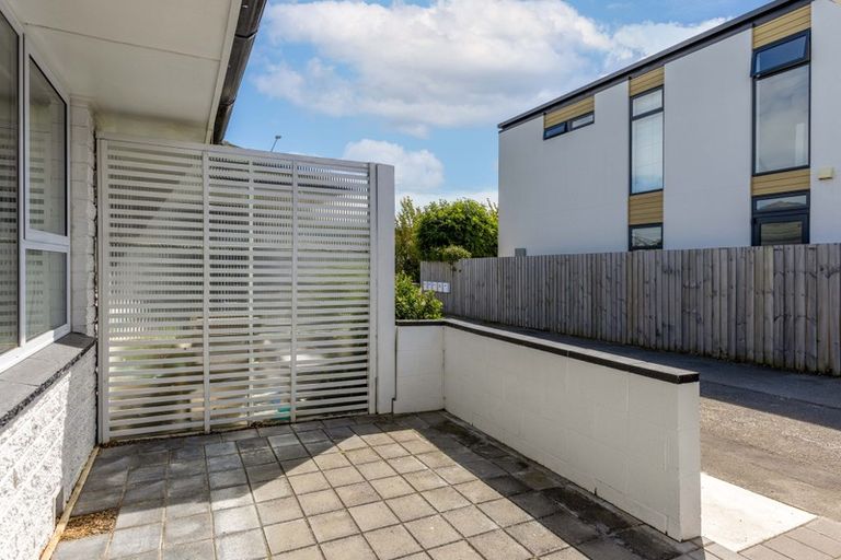 Photo of property in 2/990 Colombo Street, St Albans, Christchurch, 8014