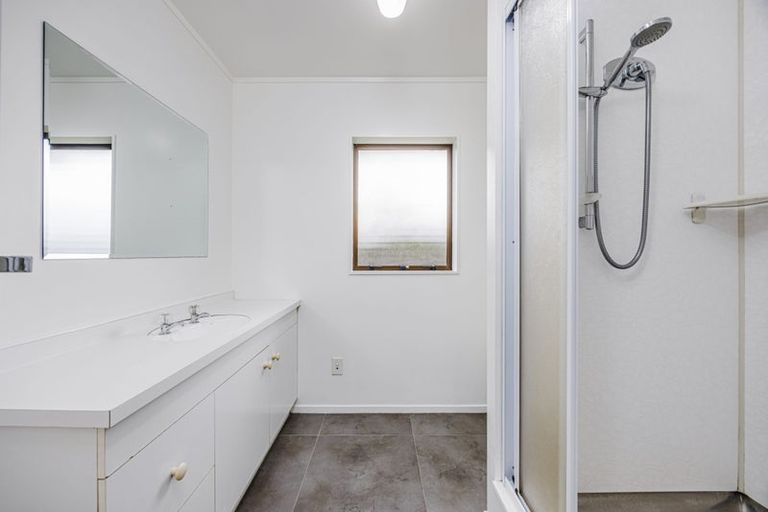Photo of property in 4/17 Ross Martin Court, Conifer Grove, Takanini, 2112