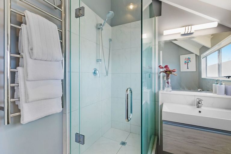 Photo of property in 5a Bruce Street, Northcote Point, Auckland, 0627