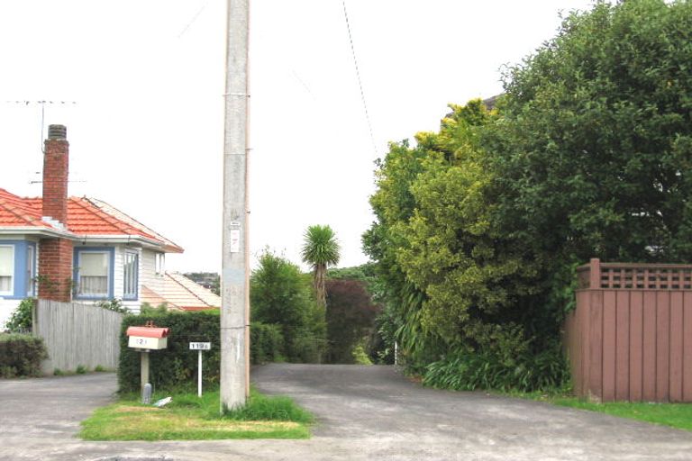 Photo of property in 2/119 Ocean View Road, Hillcrest, Auckland, 0627