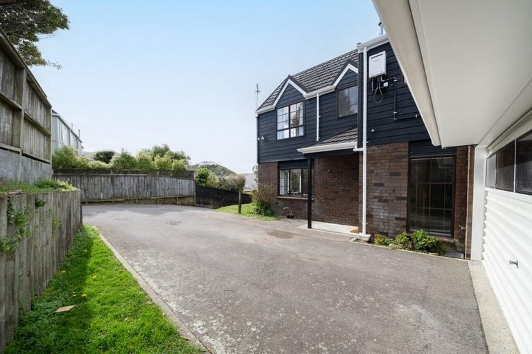Photo of property in 6 Ellwood Place, Churton Park, Wellington, 6037