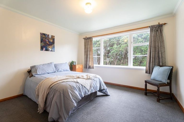 Photo of property in 1 Rimu Street, Tawa, Wellington, 5028