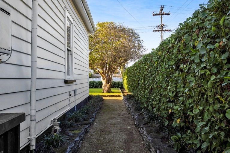 Photo of property in 120 Manawapou Road, Hawera, 4610