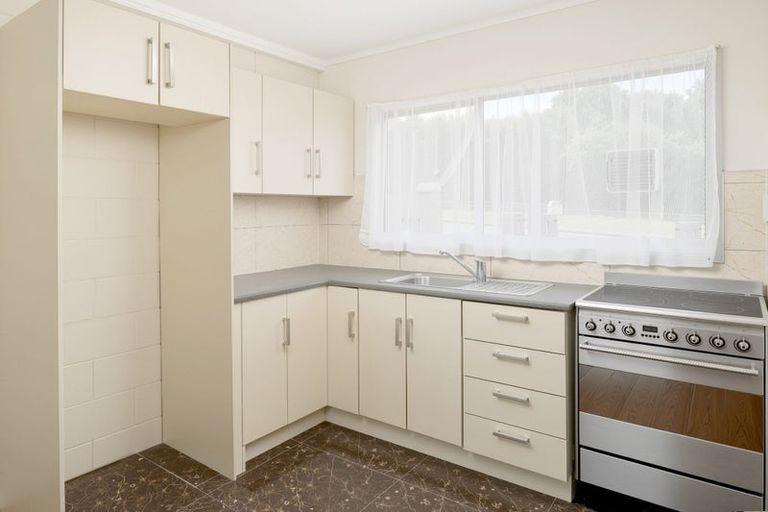 Photo of property in 5/106 West Coast Road, Glen Eden, Auckland, 0602