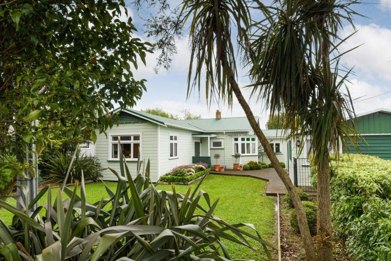 Photo of property in 44 Sherwill Street, Feilding, 4702