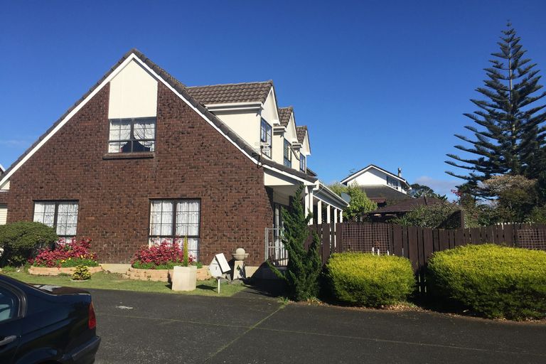 Photo of property in 1/47 Edmonton Road, Henderson, Auckland, 0612