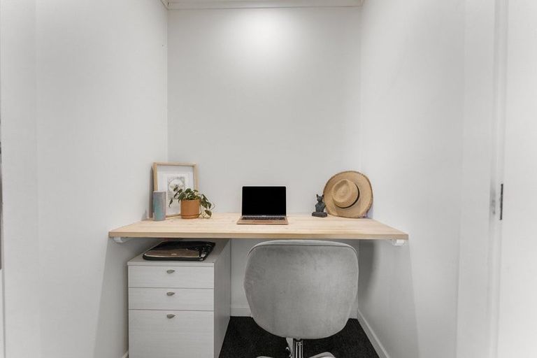 Photo of property in 407 Devon Street West, Lynmouth, New Plymouth, 4310