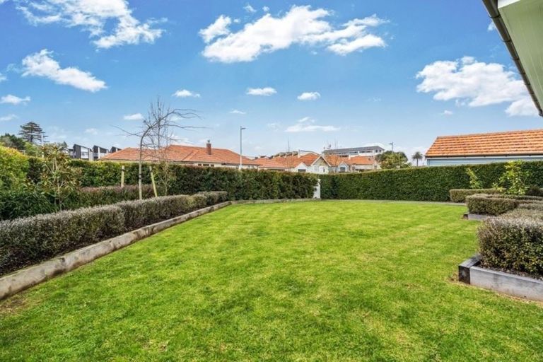 Photo of property in 12 Sunderland Avenue, Hobsonville, Auckland, 0616