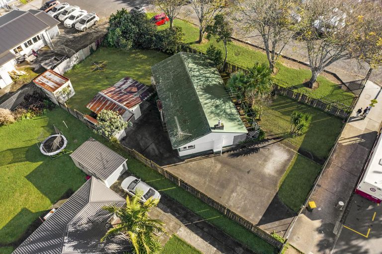 Photo of property in 13c Edinburgh Avenue, Rosehill, Papakura, 2113