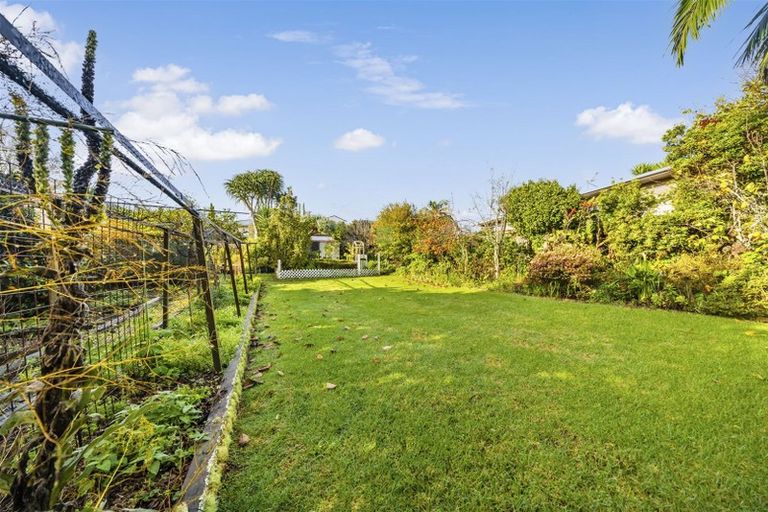 Photo of property in 50 Kervil Avenue, Te Atatu Peninsula, Auckland, 0610