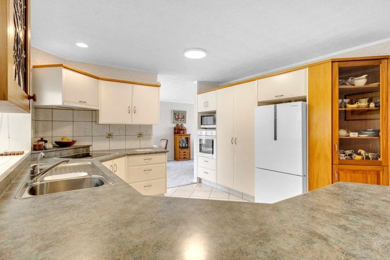 Photo of property in 24 Webb Place, Taradale, Napier, 4112