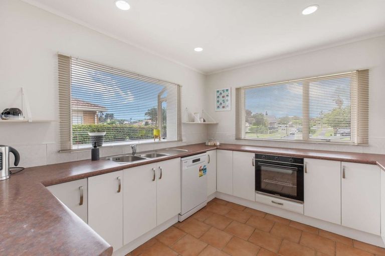 Photo of property in 1/9 Faldo Drive, Golflands, Auckland, 2013
