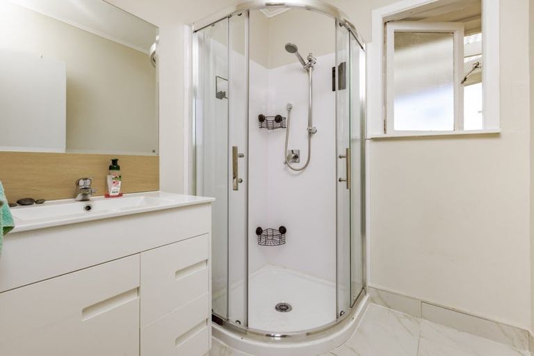 Photo of property in 15 Sheehan Avenue, Papakura, 2110