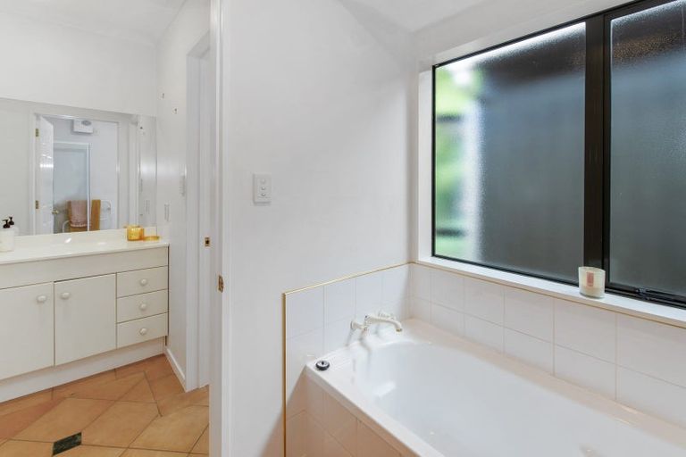 Photo of property in 366b Huia Road, Titirangi, Auckland, 0604