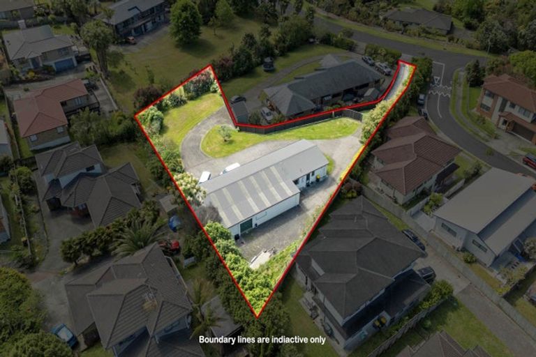 Photo of property in 8 Burgundy Park Avenue, Henderson, Auckland, 0612