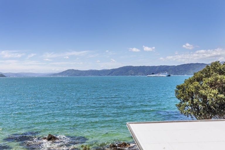 Photo of property in 353a Karaka Bay Road, Karaka Bays, Wellington, 6022