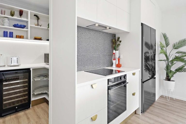 Photo of property in 47 Te Taniwha Road, One Tree Point, 0118