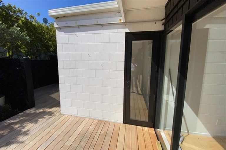Photo of property in 3/246 Lake Road, Hauraki, Auckland, 0622