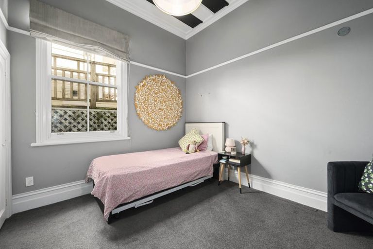 Photo of property in 18 Farm Road, Northland, Wellington, 6012