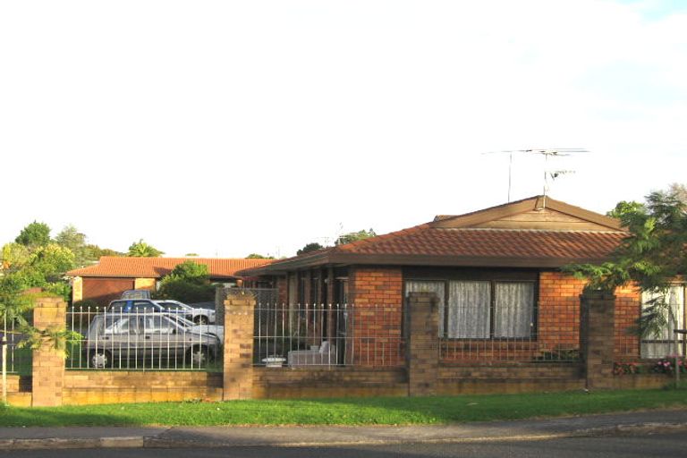 Photo of property in 15a Roberts Road, Te Atatu South, Auckland, 0610