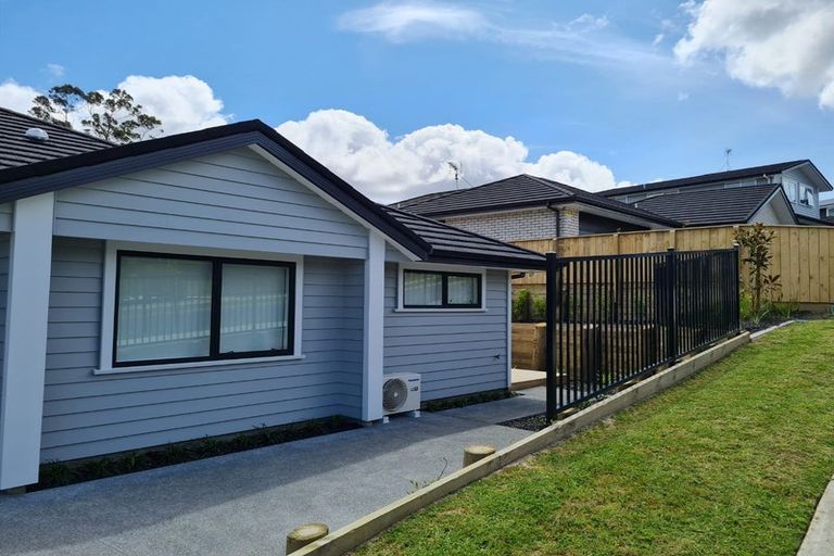 Photo of property in 31 Maraeariki Avenue, Orewa, 0931