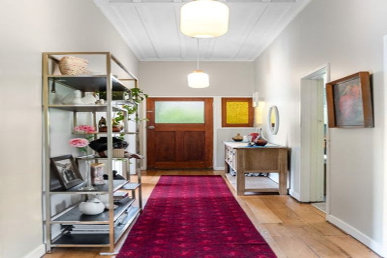 Photo of property in 93 Hatea Drive, Regent, Whangarei, 0112
