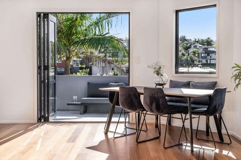 Photo of property in 16a Valley Road, Browns Bay, Auckland, 0630