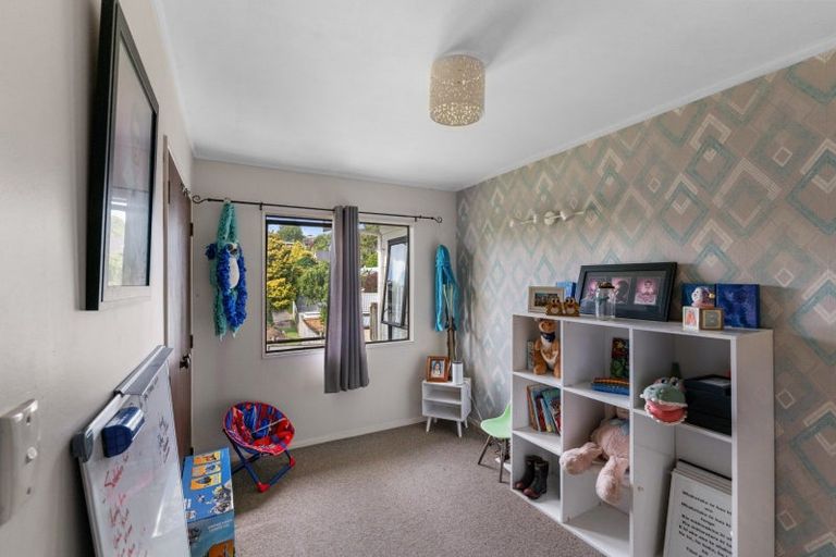 Photo of property in 20 Resolution Road, Welcome Bay, Tauranga, 3112