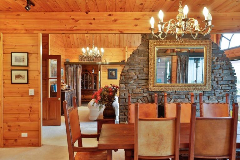 Photo of property in 20 Tupara Crescent, Kawaha Point, Rotorua, 3010