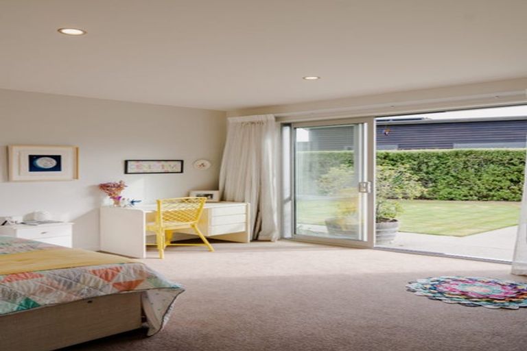 Photo of property in 1 Makomako Road, Wanaka, 9305