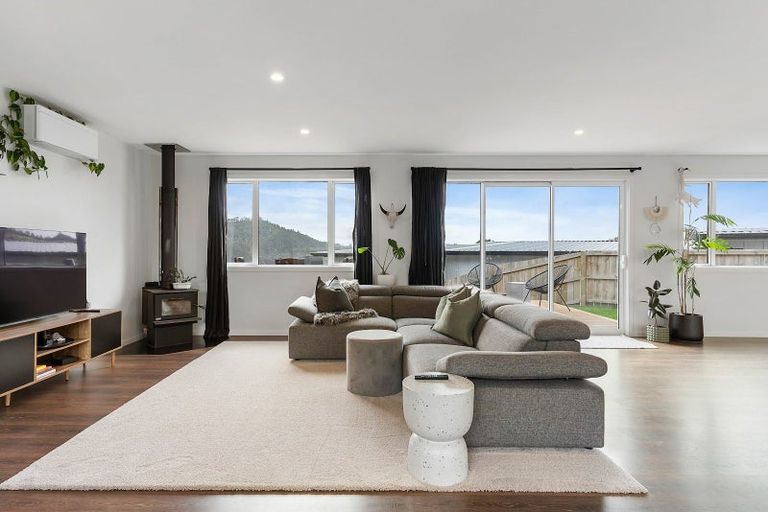 Photo of property in 16 Manatu Close, Whangamata, 3691