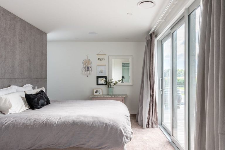 Photo of property in 16 Tiaki Lane, Matakana, 0985