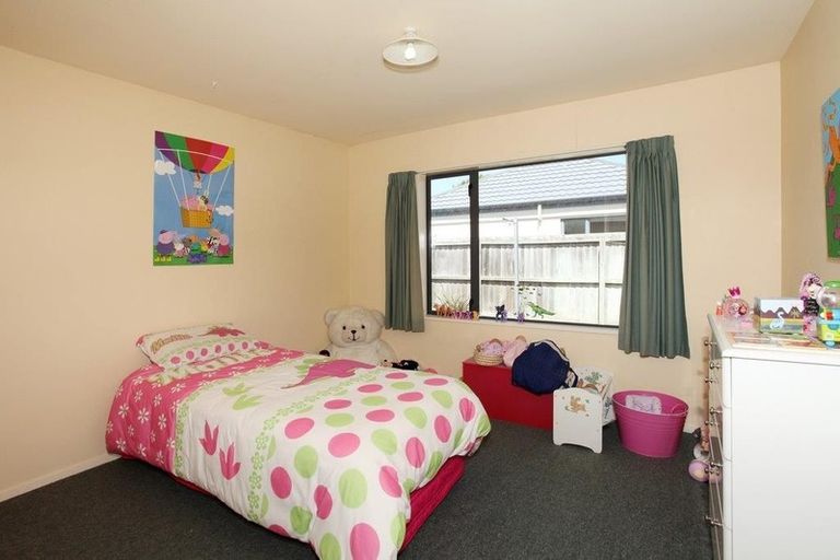 Photo of property in 5 Magnolia Lane, St Albans, Christchurch, 8052