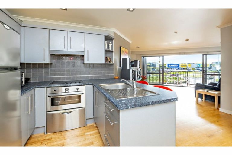 Photo of property in 1g/18 Ronwood Avenue, Manukau, Auckland, 2104