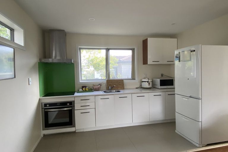 Photo of property in 17a Knightsbridge Drive, Forrest Hill, Auckland, 0620