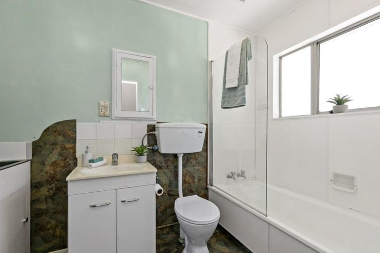 Photo of property in 30f1 Arapiko Street, Johnsonville, Wellington, 6037