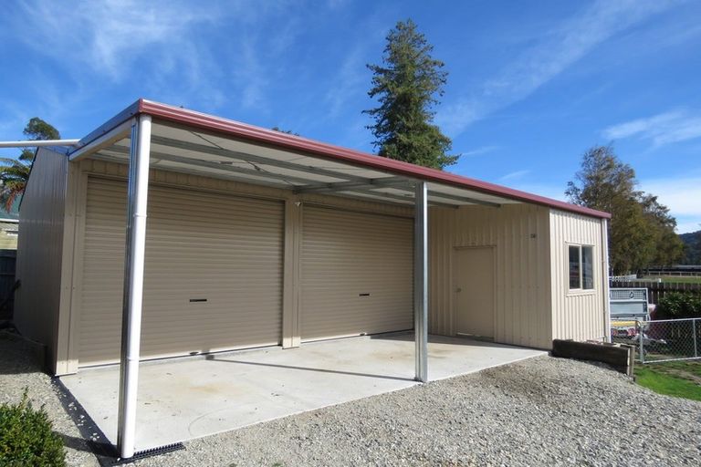 Photo of property in 1 Racecourse Road, Reefton, 7830