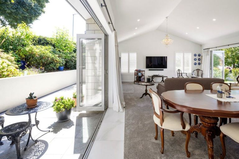 Photo of property in 1 Le Quesnoy Place, Cambridge, 3434