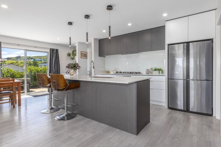 Photo of property in 2 Ihakara Arthur Lane, Aotea, Porirua, 5024